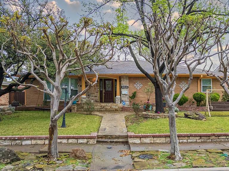 2516 Pinebluff Dr — Photo 5