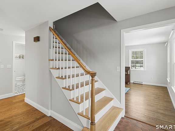 4th image of 34 Rocklyn Drive