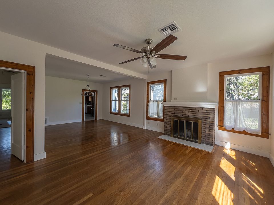 1st image of 2842 Shoal Crest Ave