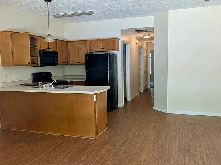 725 Sherman Ave #B — Photo 2
