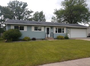 639 Appletree Ln, Moorhead, MN 56560