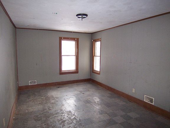 5th image of 325 W Clifton Ave