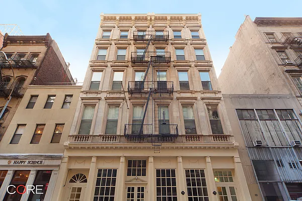 Rented by CORE | media 18