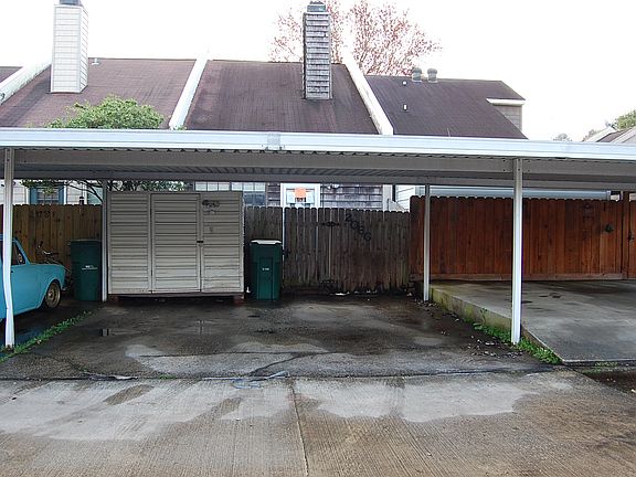 2nd image of 209 Wildflower Ln