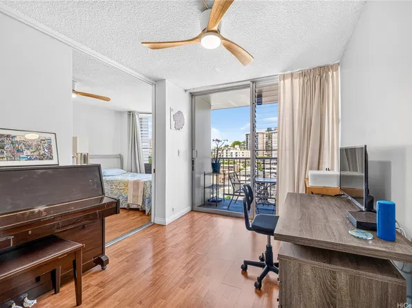 1535 Pensacola St APT 1009, Honolulu, HI 96822