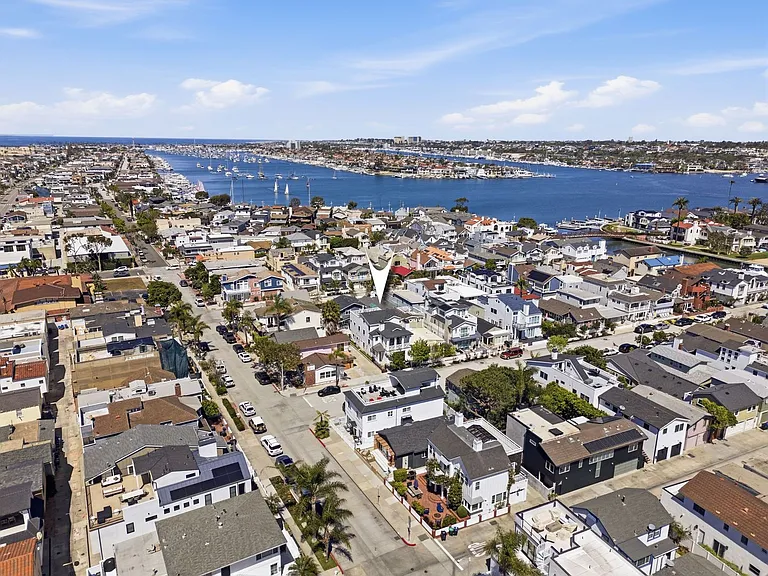 305 Montero St — Photo 37