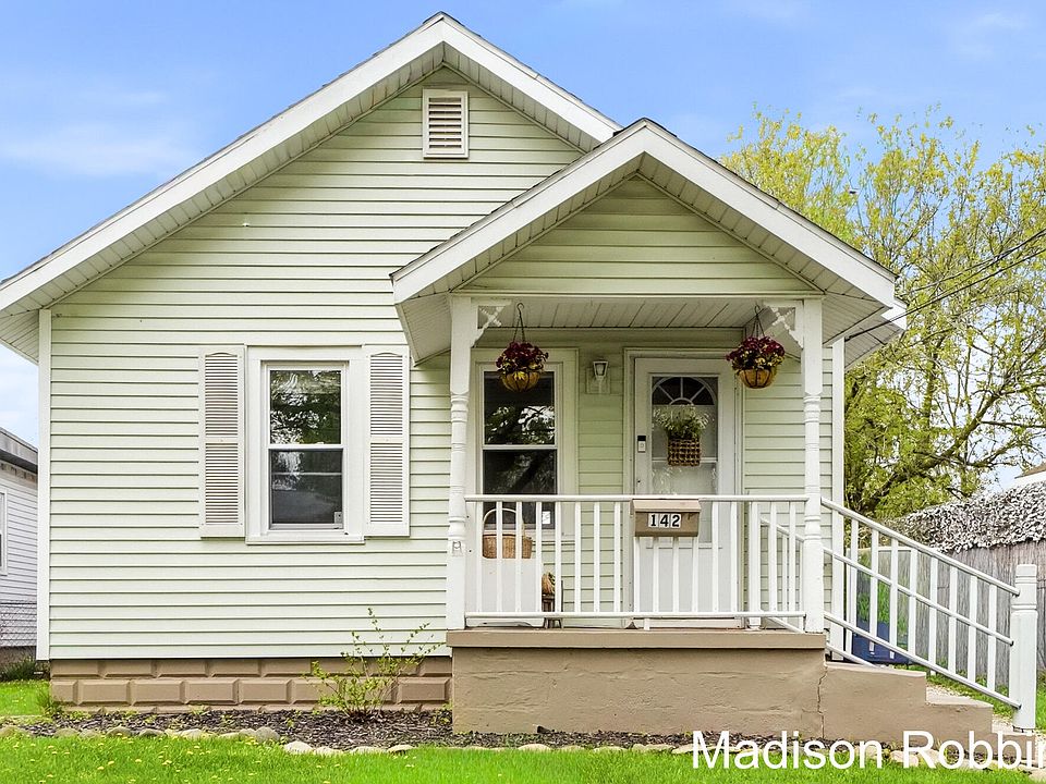1st image of 142 Meerse St SE