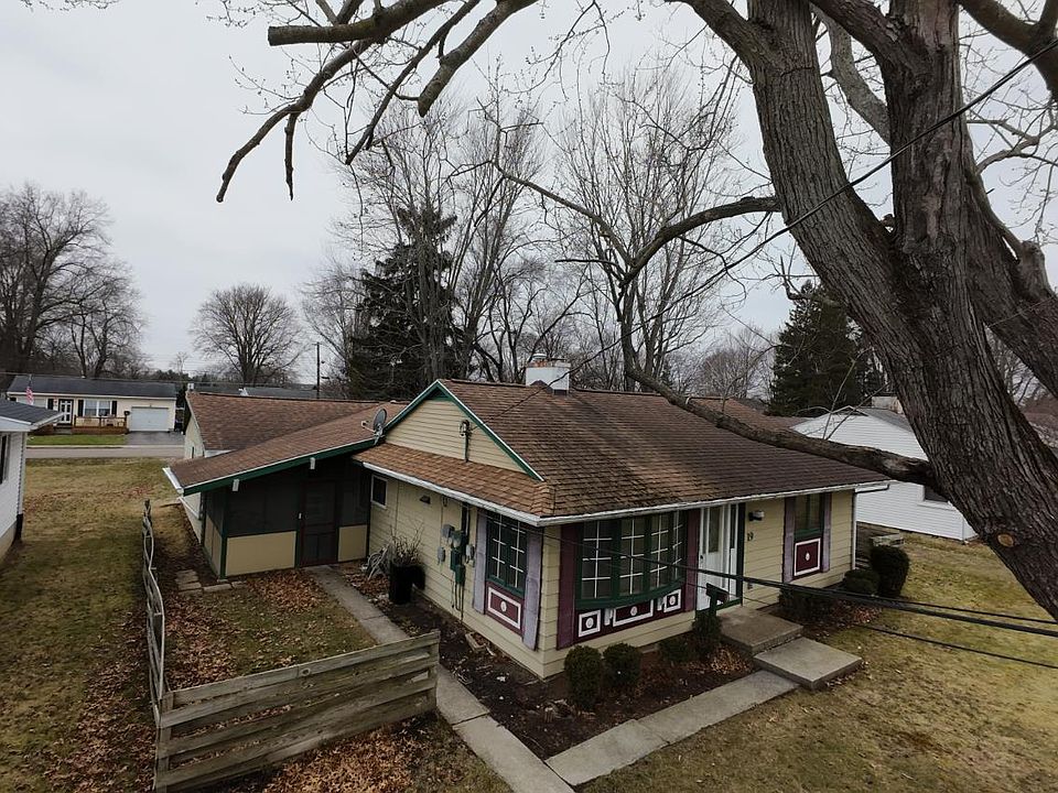 1st image of 19 Morley Dr