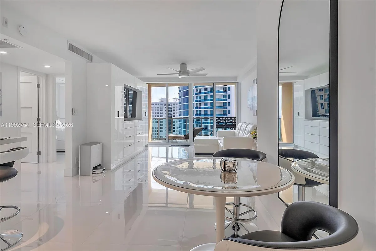 Building Photo - 2501 S Ocean Dr #1515