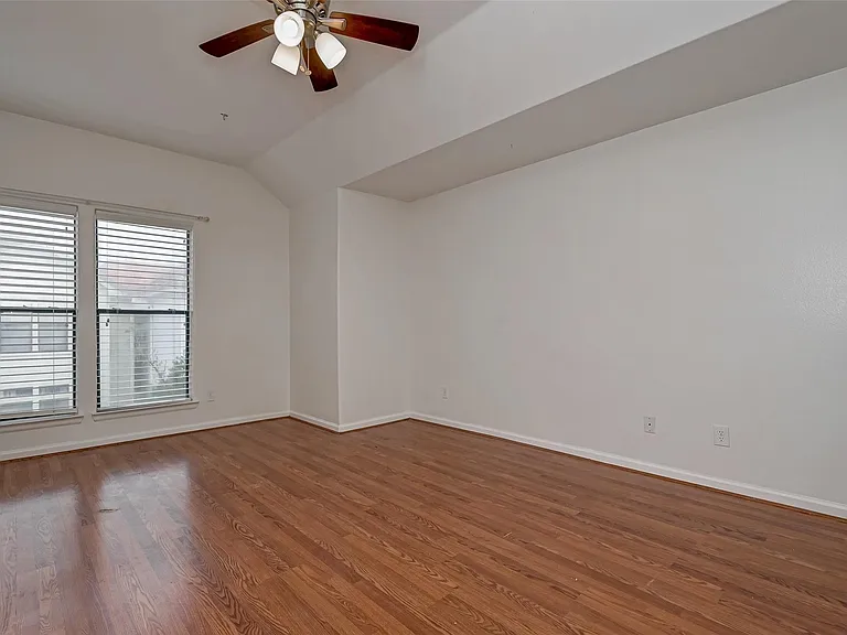 5410 Rose St — Photo 37