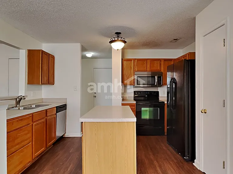 160 Camforth Dr — Photo 3