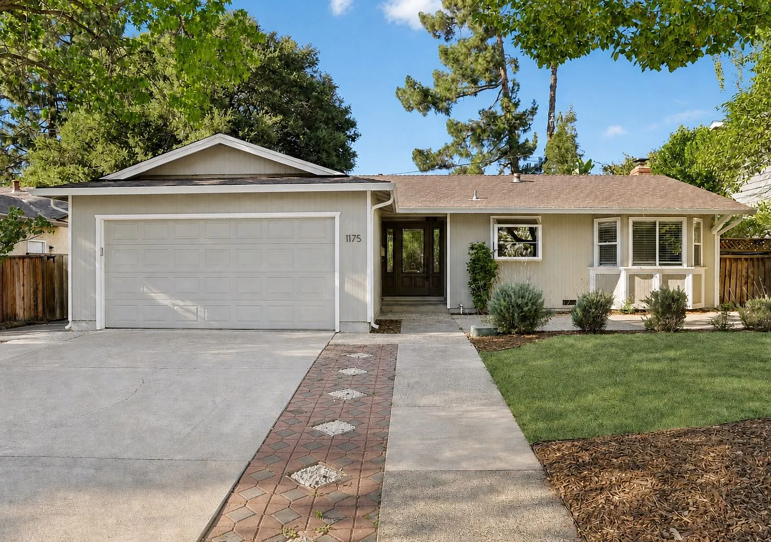 Beautifully Remodeled & Spacious 4bd Single Story House — Photo 1