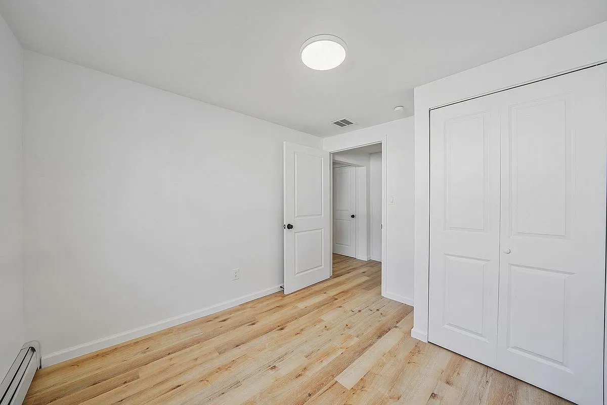 2 bed, 1.0 bath, 1000 sqft, $3,200 — Photo 3