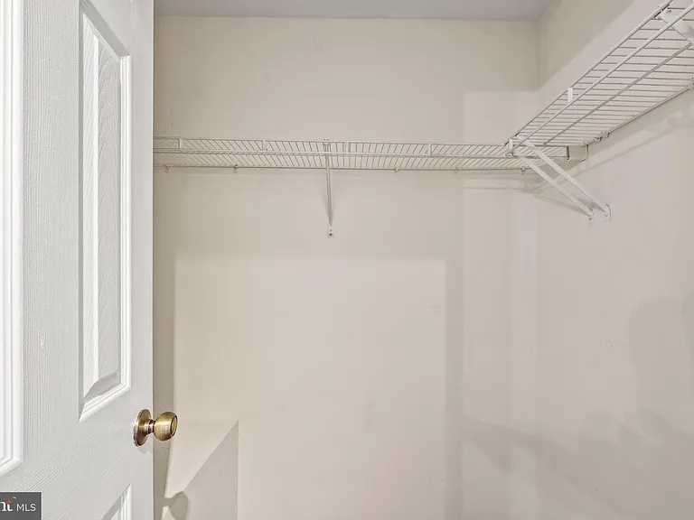 4045 Chetham Way — Photo 20