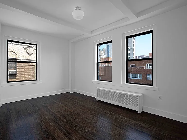 12 E 86th St #1601 — Photo 4
