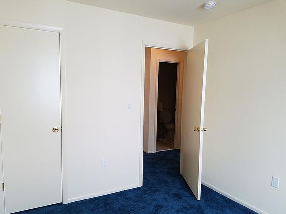 3rd image of 109 Cove Ct