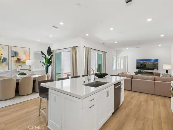 446 Sonia, Irvine, CA 92618