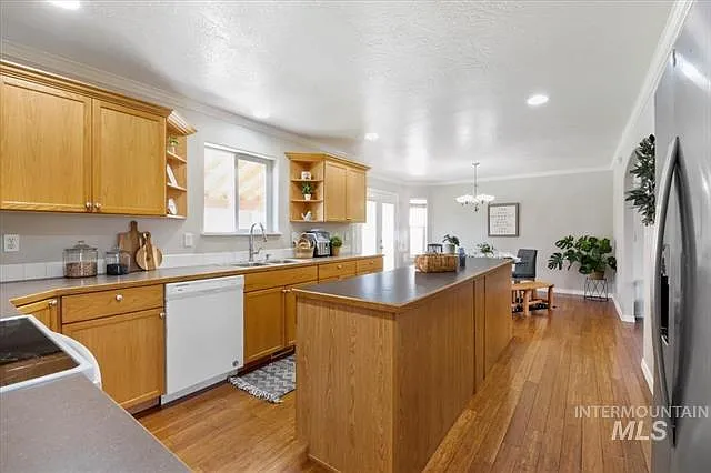 1437 NE Cinder Loop — Photo 18