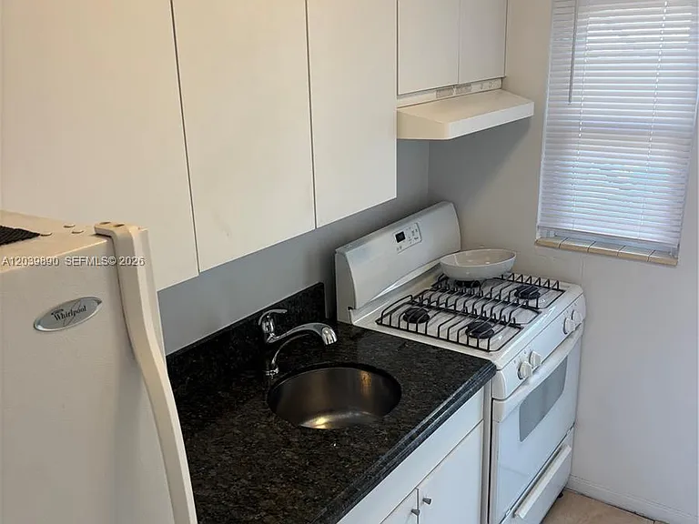 719 NE 16th Ave #719B — Photo 22