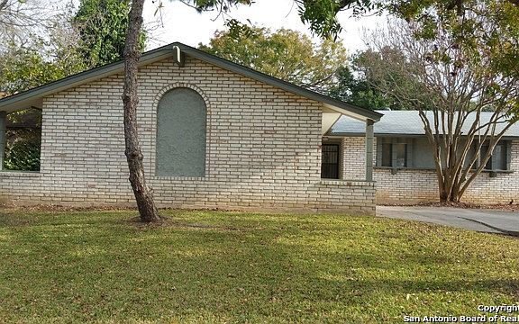 3rd image of 6610 Cedarhill
