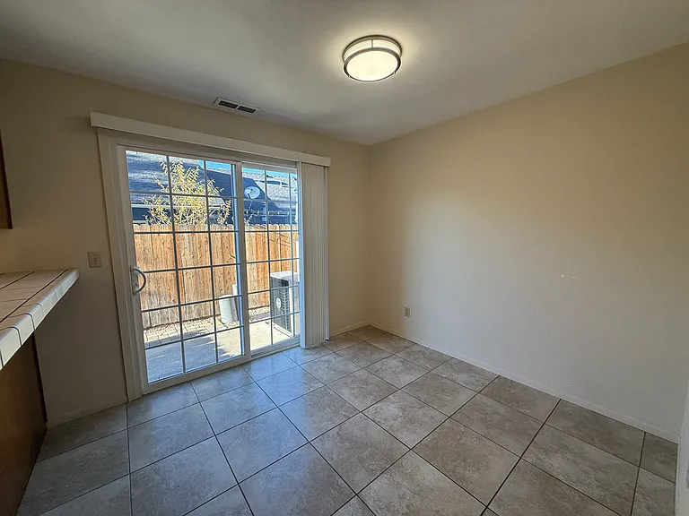1420 Douglas Ave #8 — Photo 8