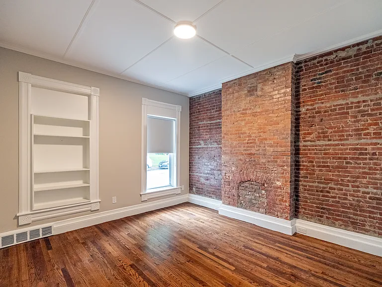 62 Linden Ave — Photo 2