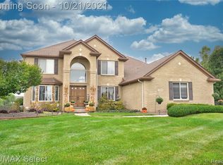 7218 Stevanie Dr, Grand Blanc, MI 48439