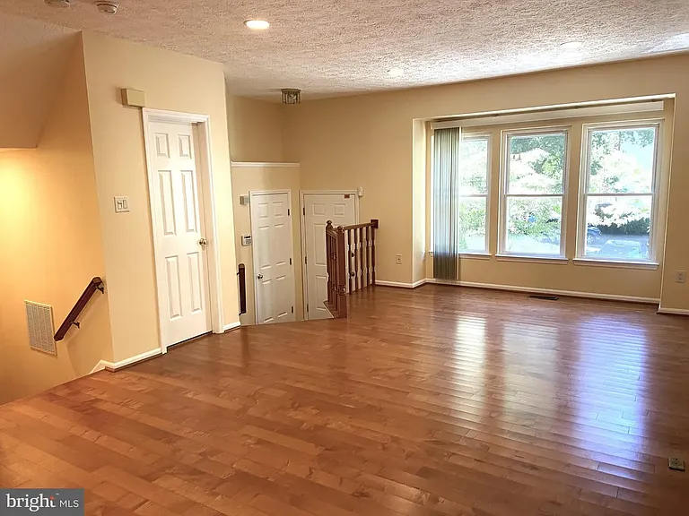 27 Beacon Hill Way — Photo 7