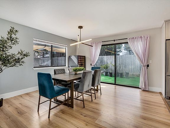 5th image of 967 Hacienda Circle