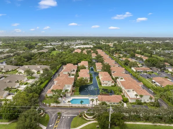 512 7th Sq APT 101, Vero Beach, FL 32962