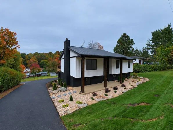 2525 Warren Rd, Indiana, PA 15701