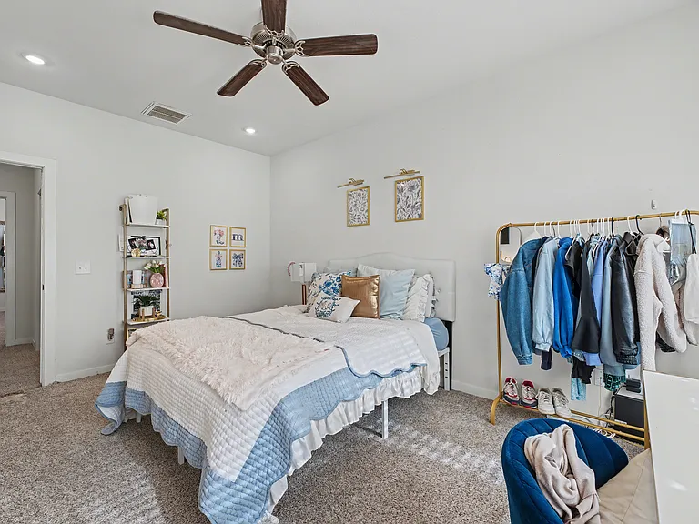4885 Triangle St — Photo 15