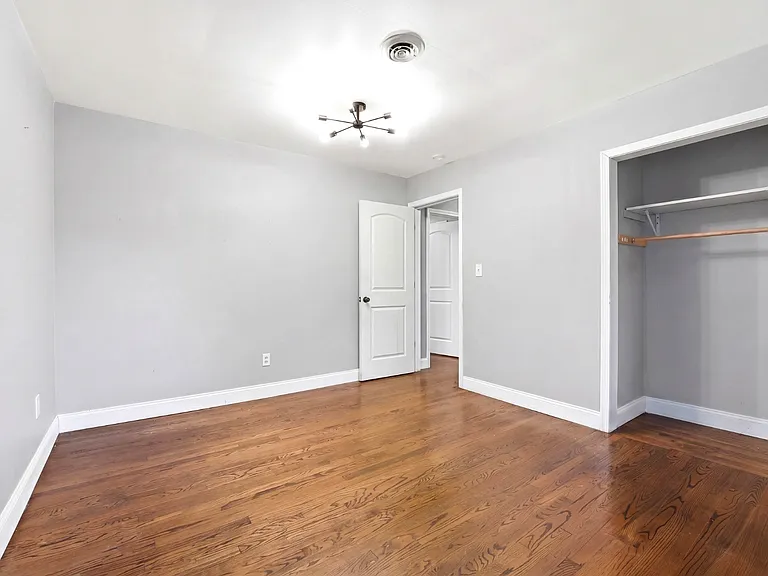 1116 N Maple Ave — Photo 5