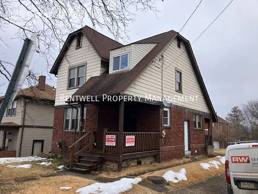 185 Carnegie Ave photo 1