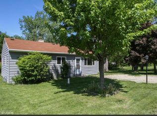 25 Della St, Crystal Lake, IL 60014