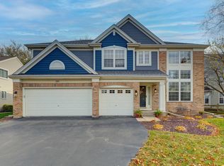385 Geneva Ln, Cary, IL 60013
