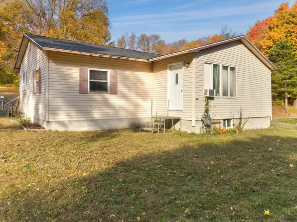 40 Sessions Rd, Shelby, MI 49455