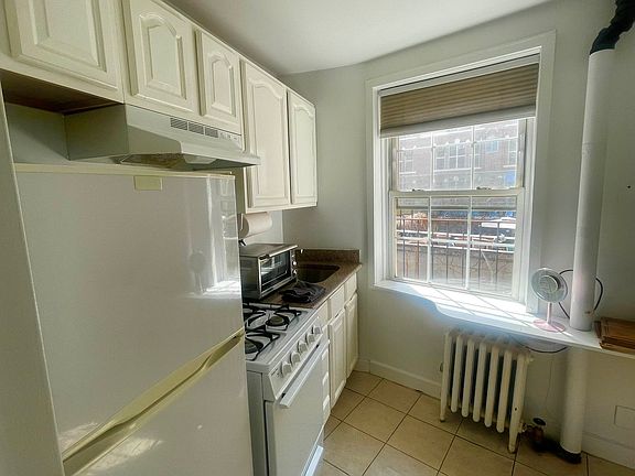 5th image of 500 Hudson St #6
