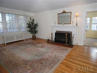 5th image of 315 Carroll Ave