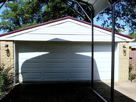 4th image of 7103 Sun Valley Dr