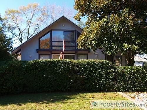 1st image of 733 Radial Dr