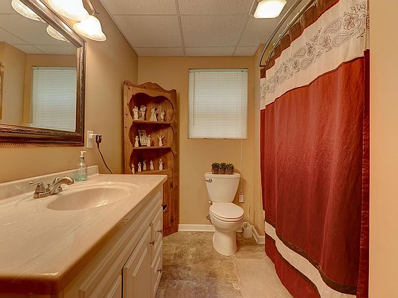 4th image of 3012 Loch Haven Dr