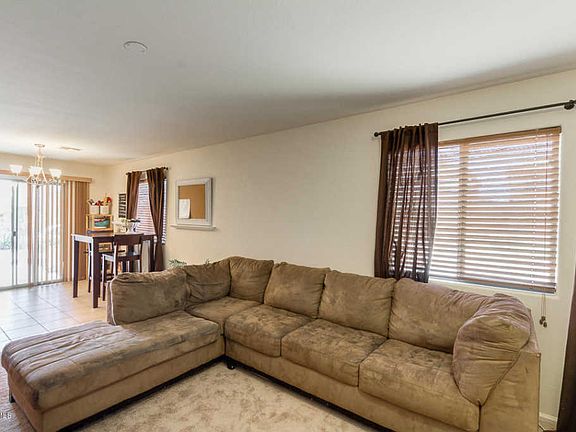 5th image of 1279 E Leslie Ave