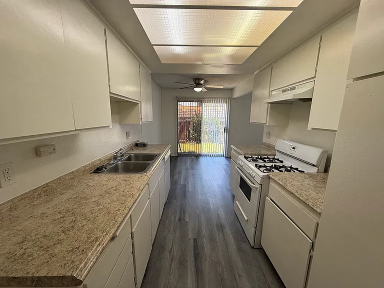 1457 Clemson Way — Photo 5