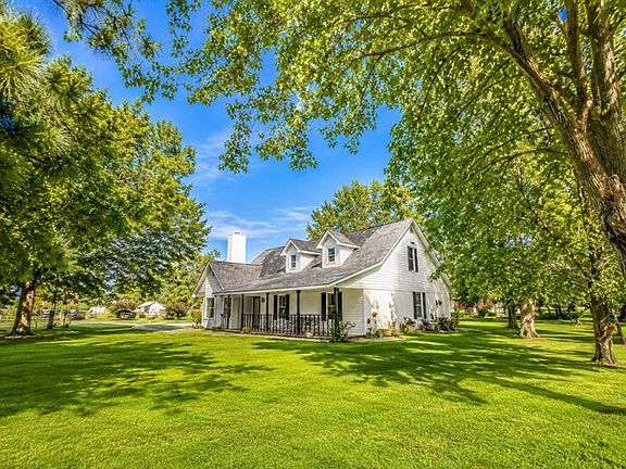 2nd image of 1817 County Road 3327