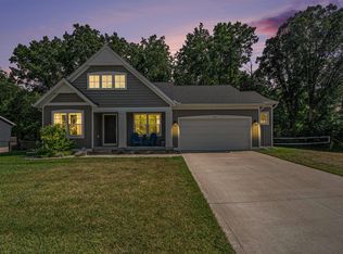 422 Windchime Dr #18, Comstock Park, MI