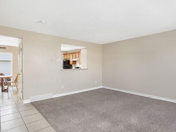 4th image of 2812 S Archmore Ct