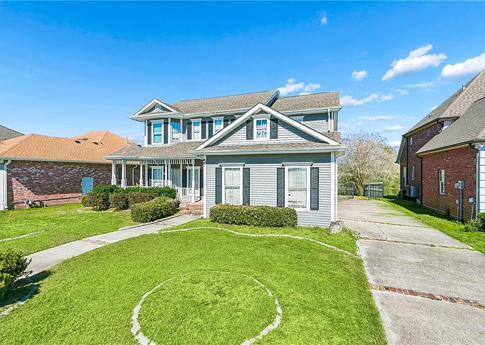 1st image of 140 Pinehurst Ct