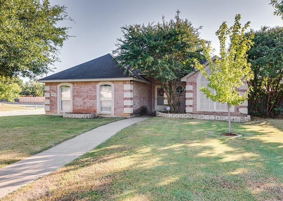 1st image of 858 Valley Green Ct