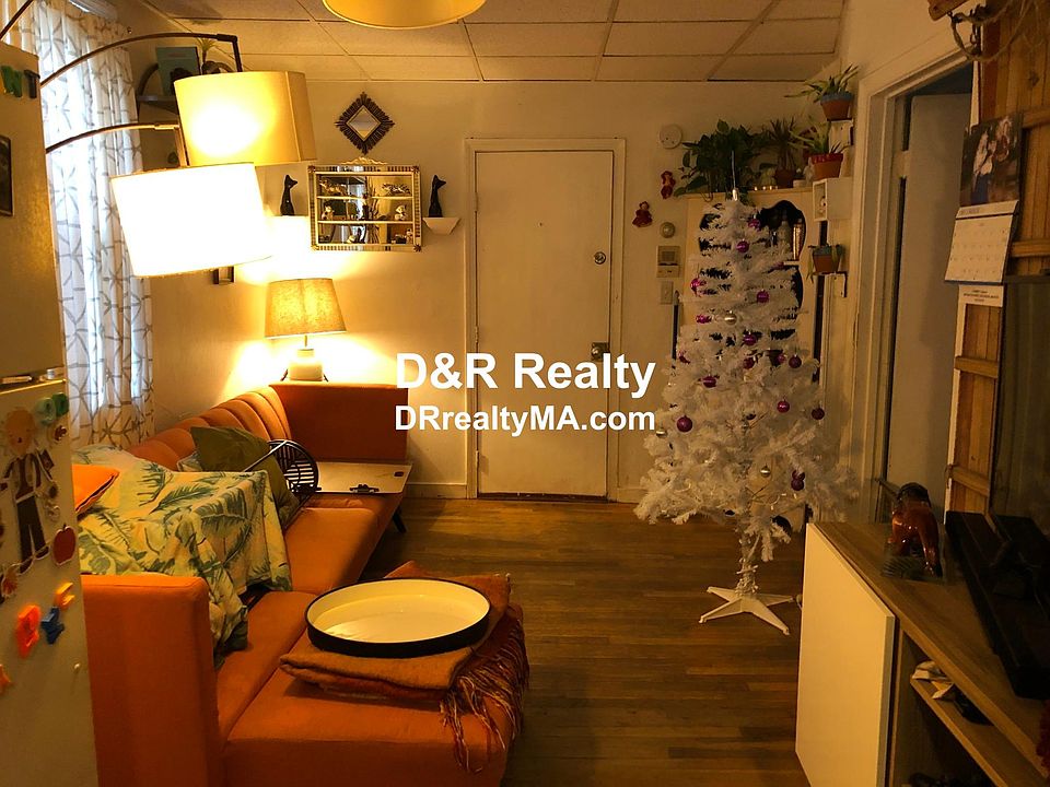 2nd image of 120 Brooks St #3